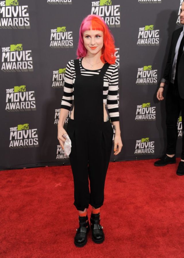 Hayley Williams z Paramore prichádza na MTV Movie Awards