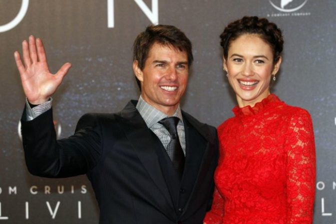 Tom Cruise a Olga Kurylenko na premiére filmu Nevedomí vo Viedni