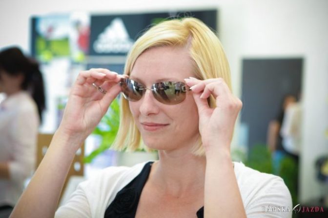 PORADENSTVO pri výbere okuliarov v Optike Zámocká, pani Lea