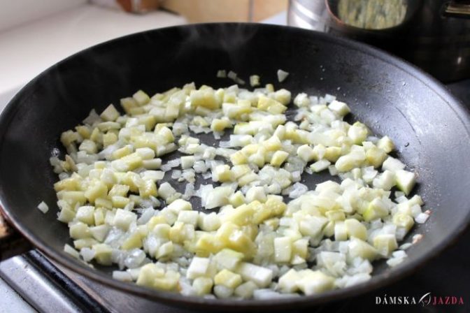 Gnocchi s omáčkou a cuketovými rezancami