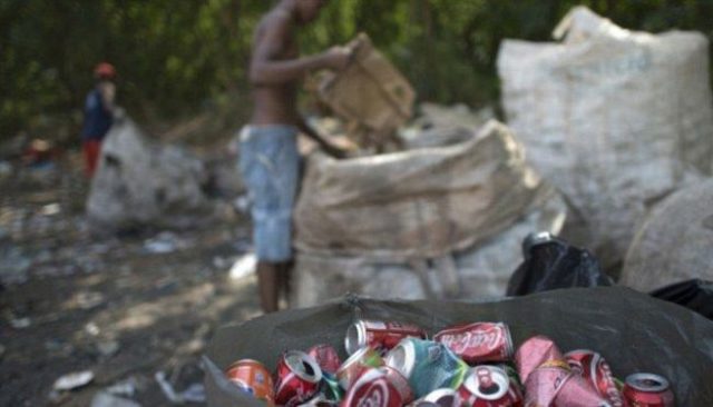 V Brazílii menia odpad na poklad, pomáhajú chudobným aj Zemi