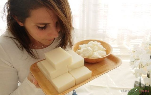 Ivana Zuzinová s ručne vyrobenými mydlami