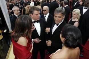Matt Damon a George Clooney s partnerkami.