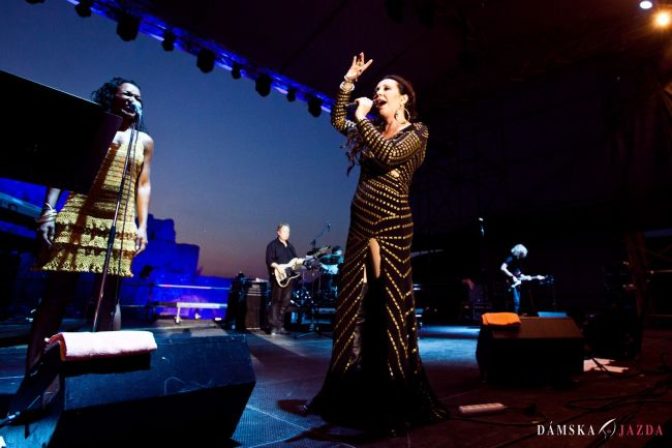 Speváčka Jennifer Rush na koncerte Tribute To Freedom na hrade Devín.