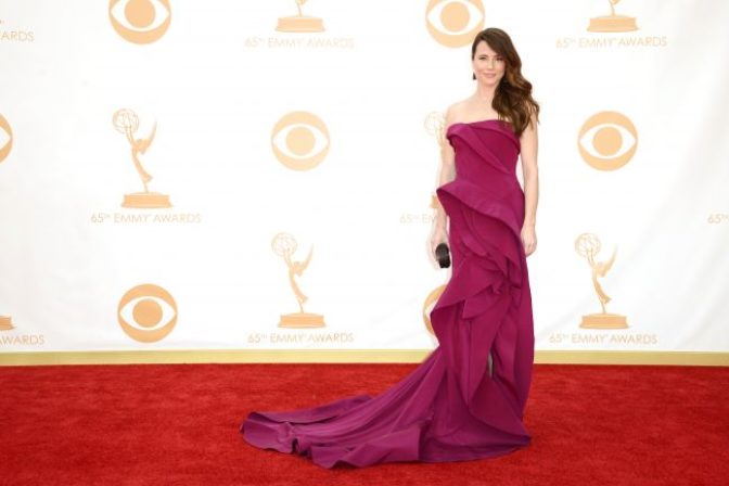 Linda Cardellini prichádza na udeľovanie televíznych cien Emmy