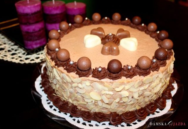 Čokoládová torta s ganache krémom