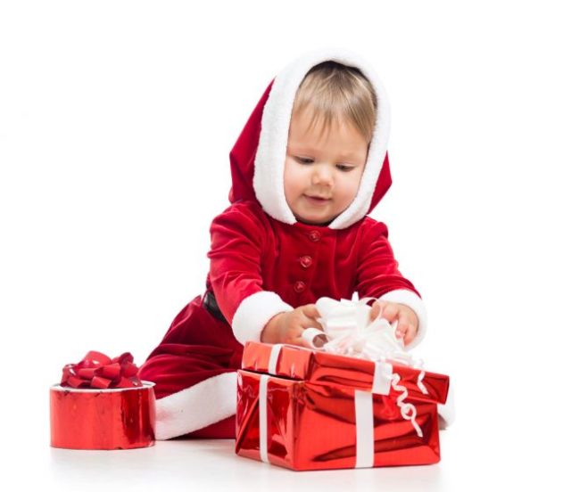 Darček, Vianoce, Ježiško, dieťa, bábätko, batola, vianočné darčeky,