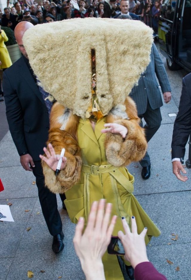 Lady Gaga a jej ohlušujúce módne výkriky