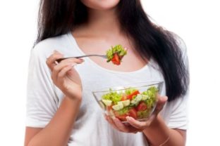 Výživa, jedlo, žena, zdravá strava, chudnutie, zdravie, diéty