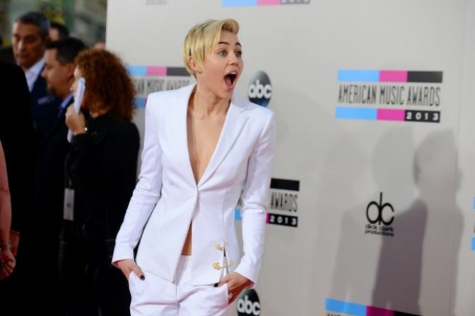 Lady Gaga prichádza na American Music Awards