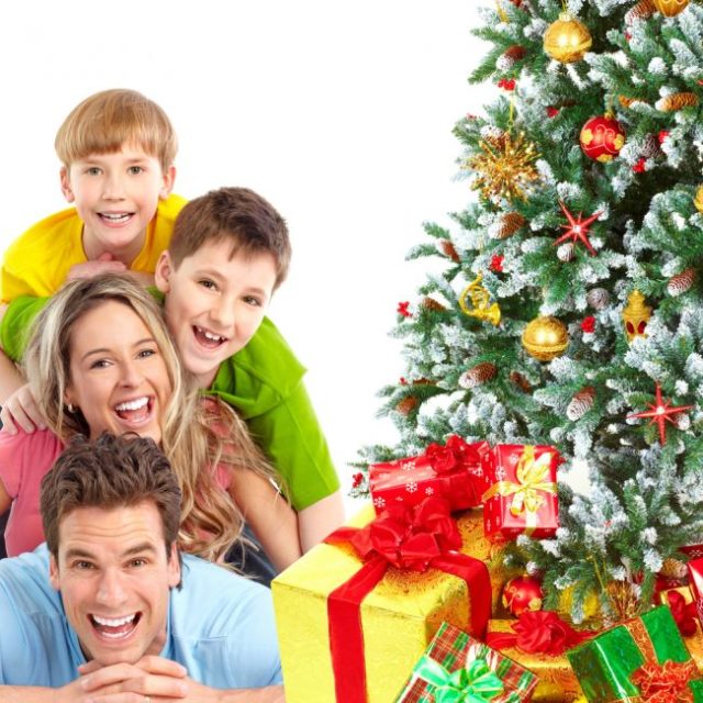 Vianoce, rodina, šťastie, darčeky, radosť, deti, vianočný stromček
