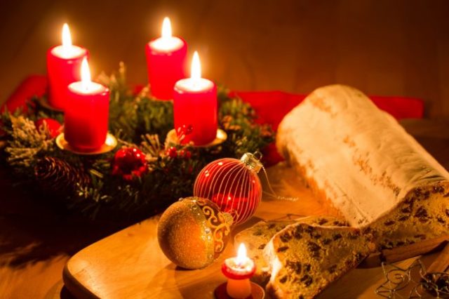 Vianoce, vianočná dekorácia, sviečky, oheň, adventný veniec,