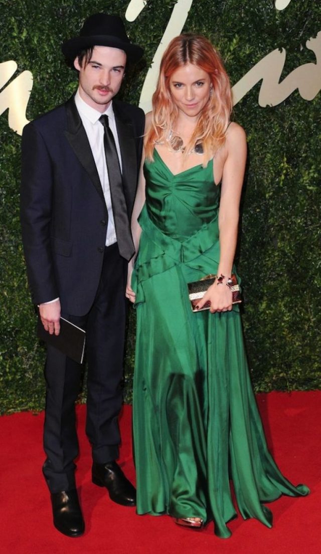 Sienna Miller a Tom Sturridge počas British Fashion Awards 2013
