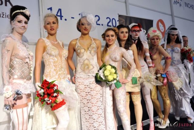 Svadobný veľtrh rozžiarli aj finalistky Miss Universe 2014