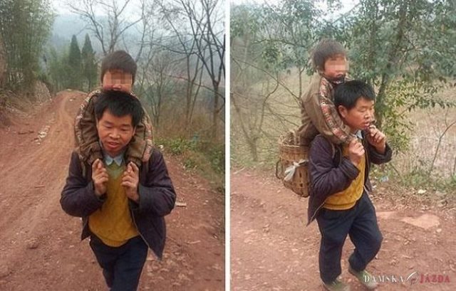Otec nosí telesne postihnutého syna do školy 29 km každý deň