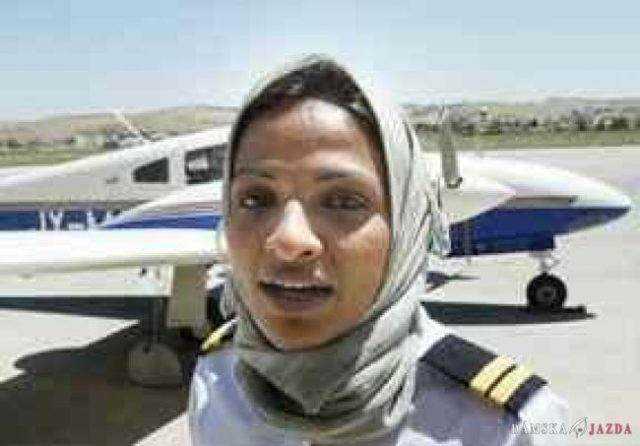 Hanadi búra bariéry, je prvou ženskou pilotkou v Saudskej Arábii