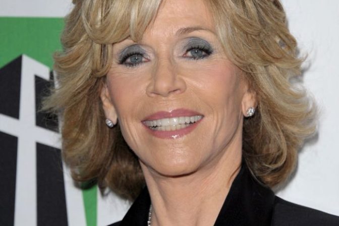 Jane Fonda - kto by nechcel vyzerať ako ona v jej veku?