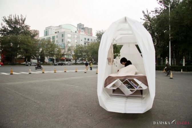 Zabudnite na obytné prívesy, v Číne navrhli dom na trojkolke