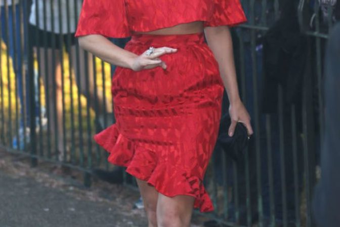 Gemma Arterton prichádza na párty v Londýne