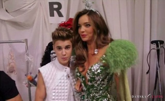 Justin Bieber a Miranda Kerr na Victoria&#039;s Secret fashion show 2012