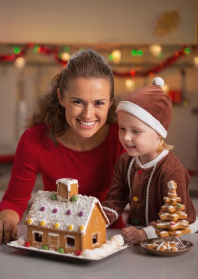 Vianočné pečenie, dieťa, rodina, mama, dieťa, piecť koláčiky, Vianoce