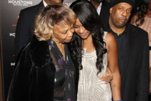 Dcéra Whitney Houston je stále v kritickom stave