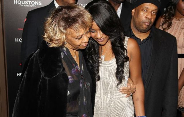 Dcéra Whitney Houston je stále v kritickom stave