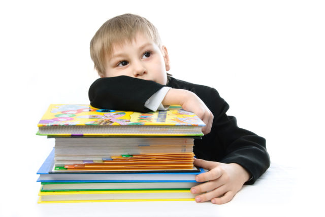 Dieťa, stres, učenie, knihy, školák