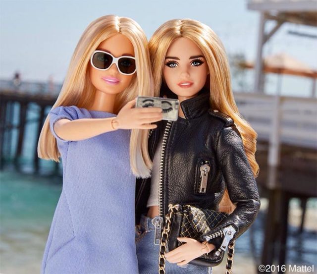 The_blonde_salad_chiara_ferragni_own_barbie_doll3.jpg