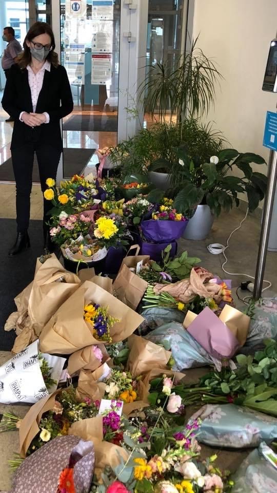 Baťová dostala stovky kvetov na podporu