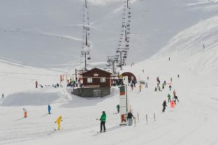 Češka opustila deti a išla sa lyžovať. Hrozí jej 5-ročné väzenie