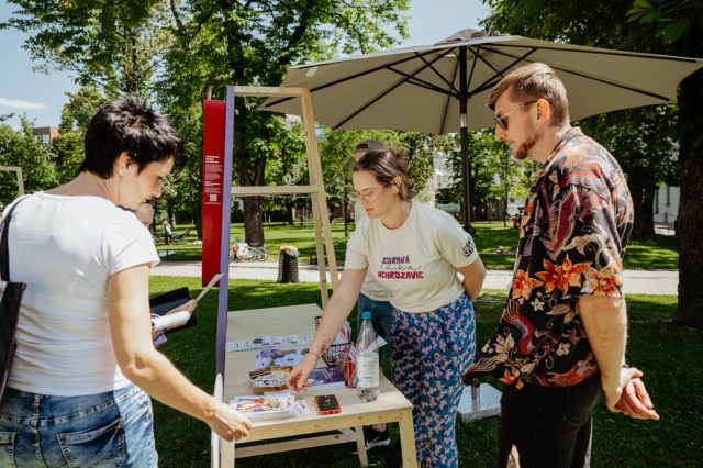 Dm drogerie markt_tibor czito_projekt dostojna menstruacia pod organizaciou intymyta na dm on tour.jpg